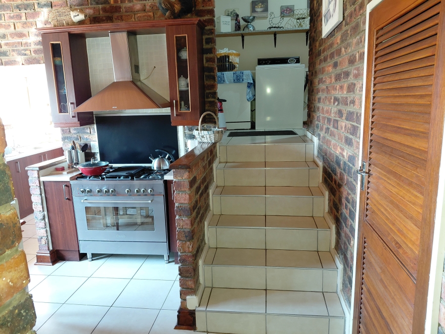 5 Bedroom Property for Sale in Heuwelkruin Eastern Cape